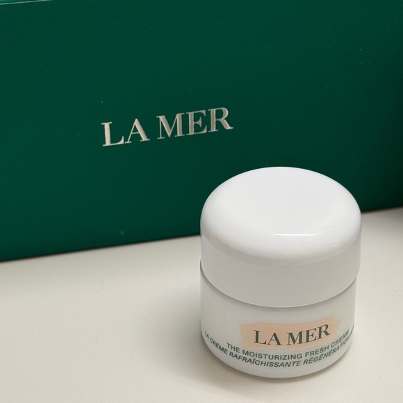 La Mer the moisturizing Soft Cream with emerald Velvet Case brand new - Picture 16 of 16